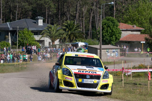 El equipo Suzuki-Repsol lidera las 2RM tras la primera etapa del 51 Rallye Rías Baixas