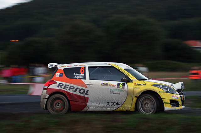 Gorka Antxustegi y Alberto Iglesias líderes en 2RM en el 46 Rallye de Ferrol