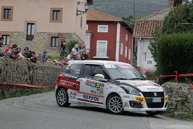 Efrén Llarena ganador de la Copa Suzuki Swift en el 39 Rallye de Llanes