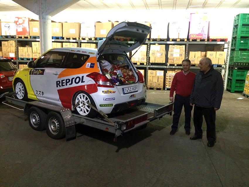 El equipo Suzuki-Repsol y la Escudería Ferrol entregan 500 kg. de alimentos