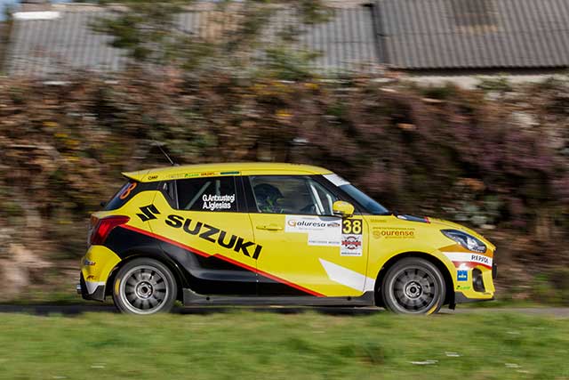 El Suzuki Swift de la Copa 2019 afina sus reglajes en el Rallye de A Coruña