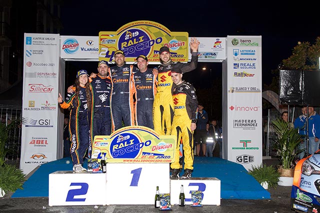 Javier Pardo y Adrián Pérez en el podium del Rali do Cocido