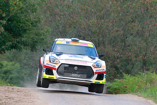 Joan Vinyes y Jordi Mercader en el podium del 56 Rally Princesa de Asturias